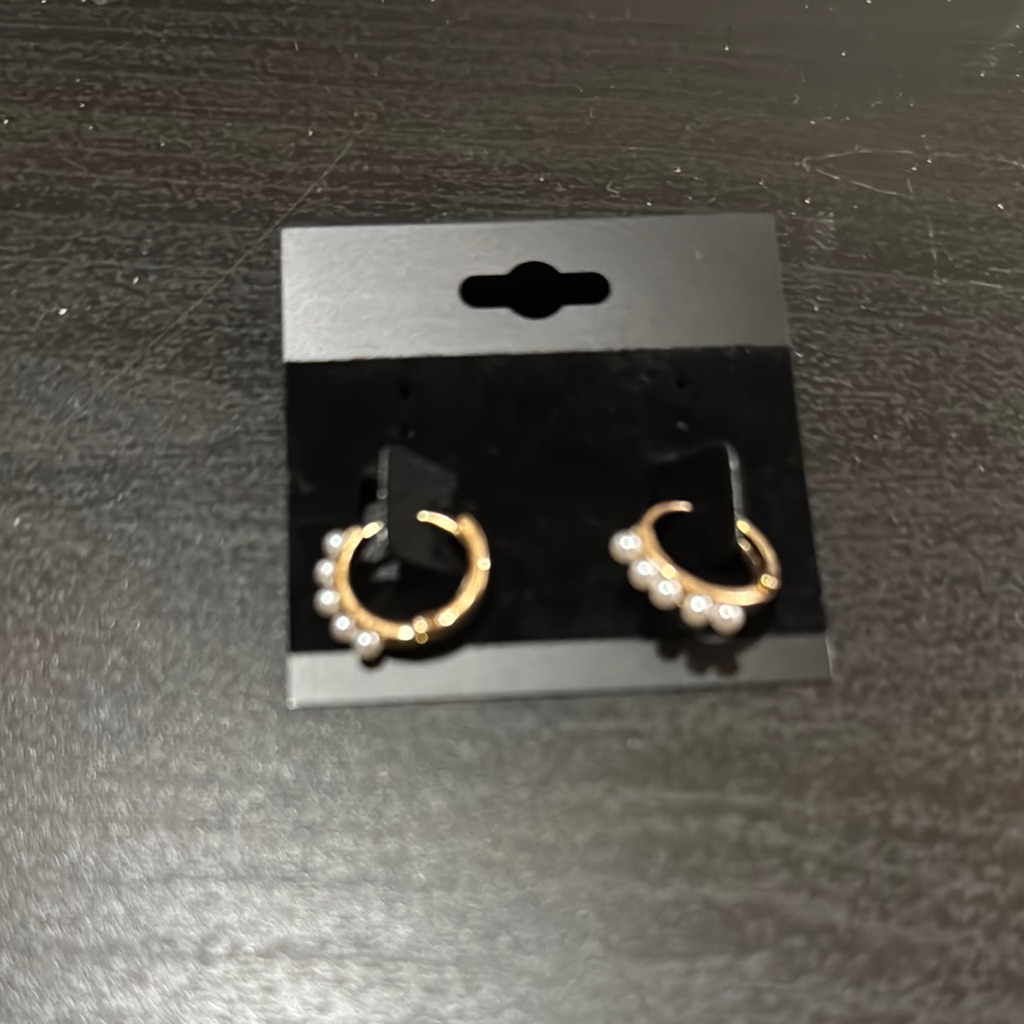 Elegant Faux Gold Tone Pearl Hoop Earrings 7$